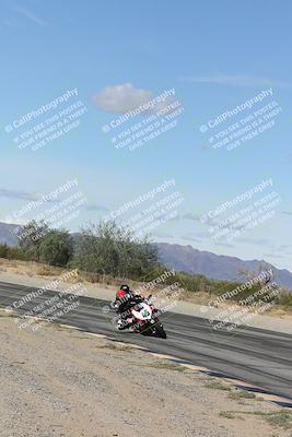 media/Nov-16-2025-Race Pace (Sun) [[8c5fa54630]]/Verified Riders/4-Turn 3 Inside (1050am)/